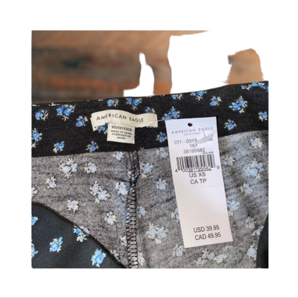 NWT - AE Women’s ‘It’ Knit Floral Skort (Washed Black & Blue Floral Pattern) - Picture 5 of 7
